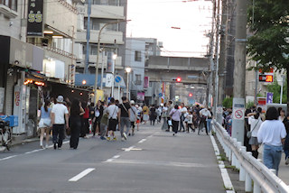行徳駅前公園西側の道