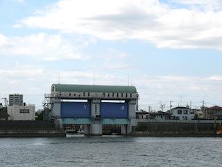 新川東水門2008年9月