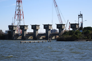 水門（上流側から）