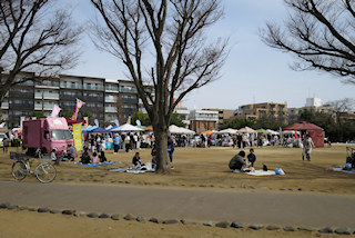 行徳駅前公園の会場